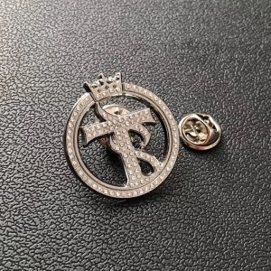 custom diamond lapel pins-2