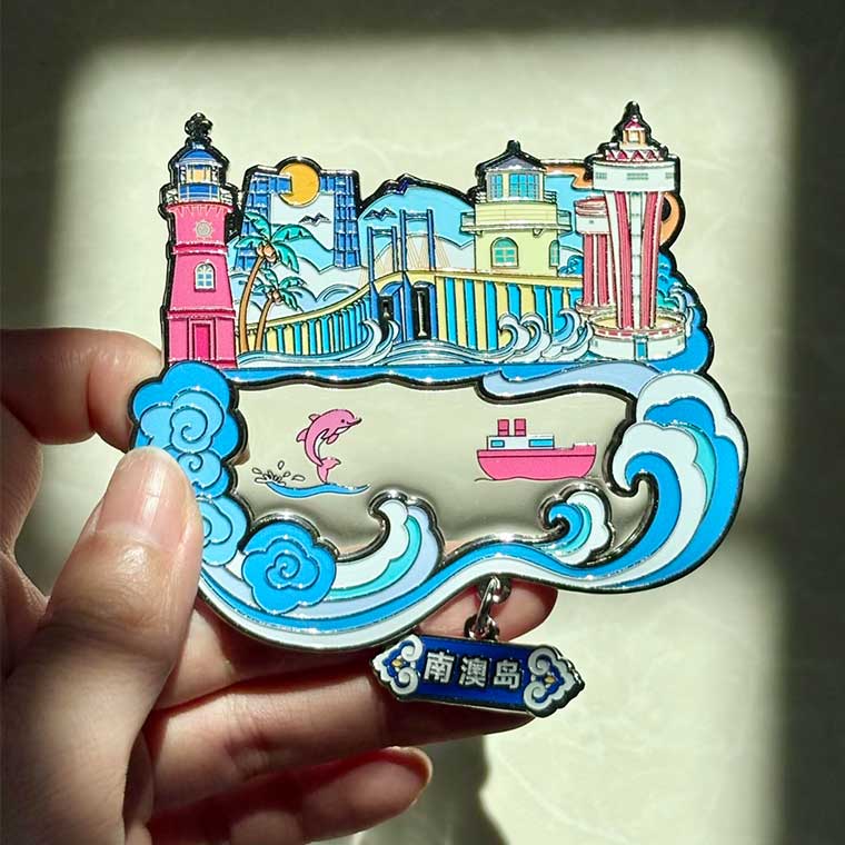 Transparent-soft-enamel-pins