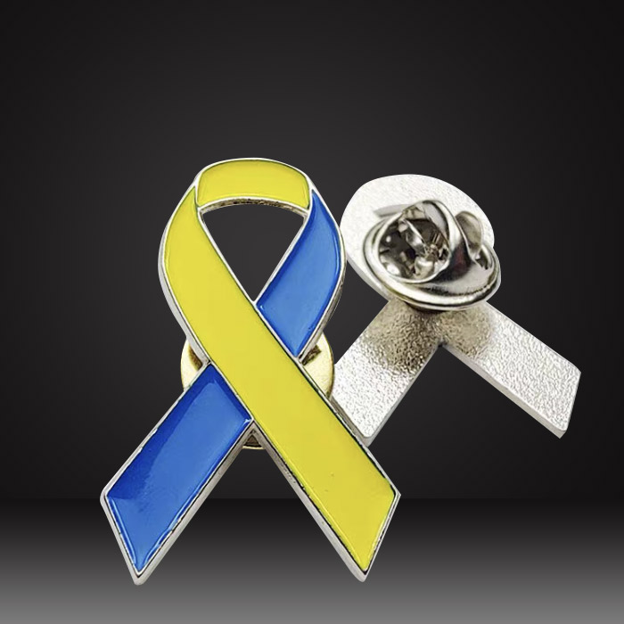 Ukrainian-flag-ribbon-pins