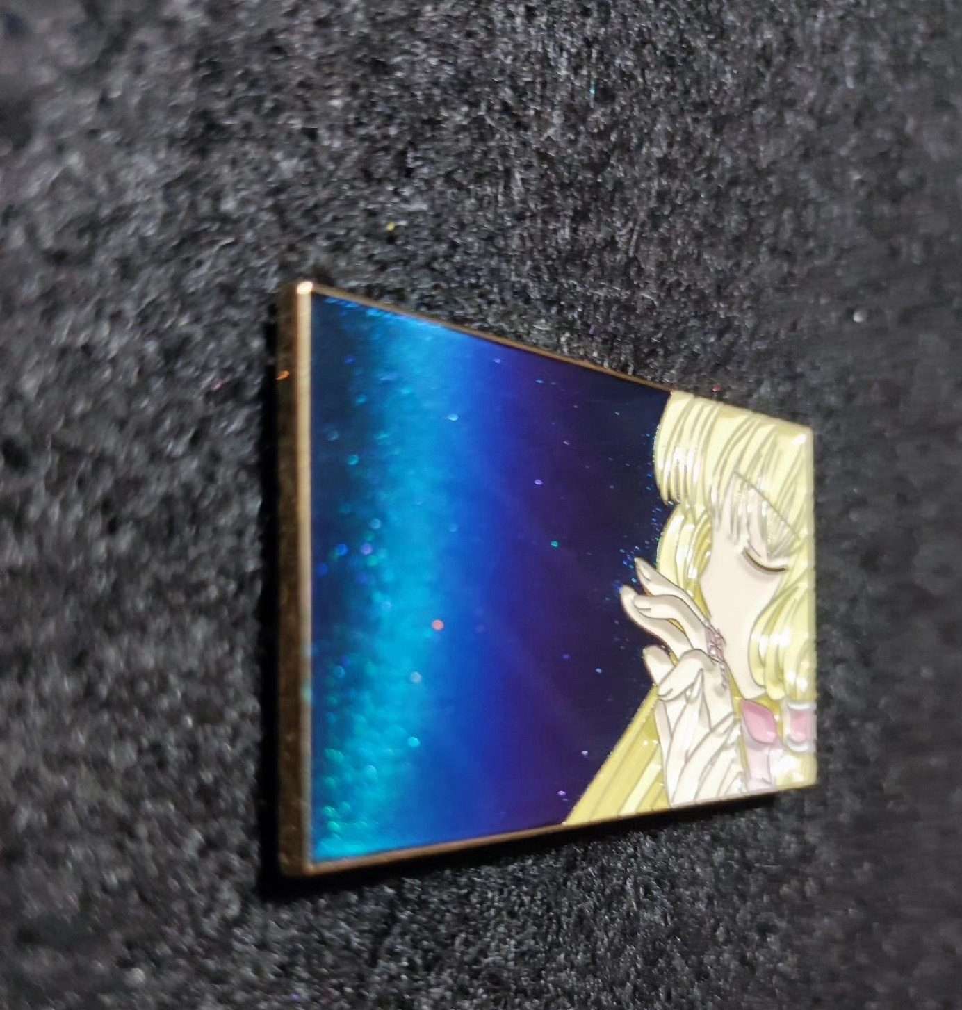 Lenticular craft enamel pins