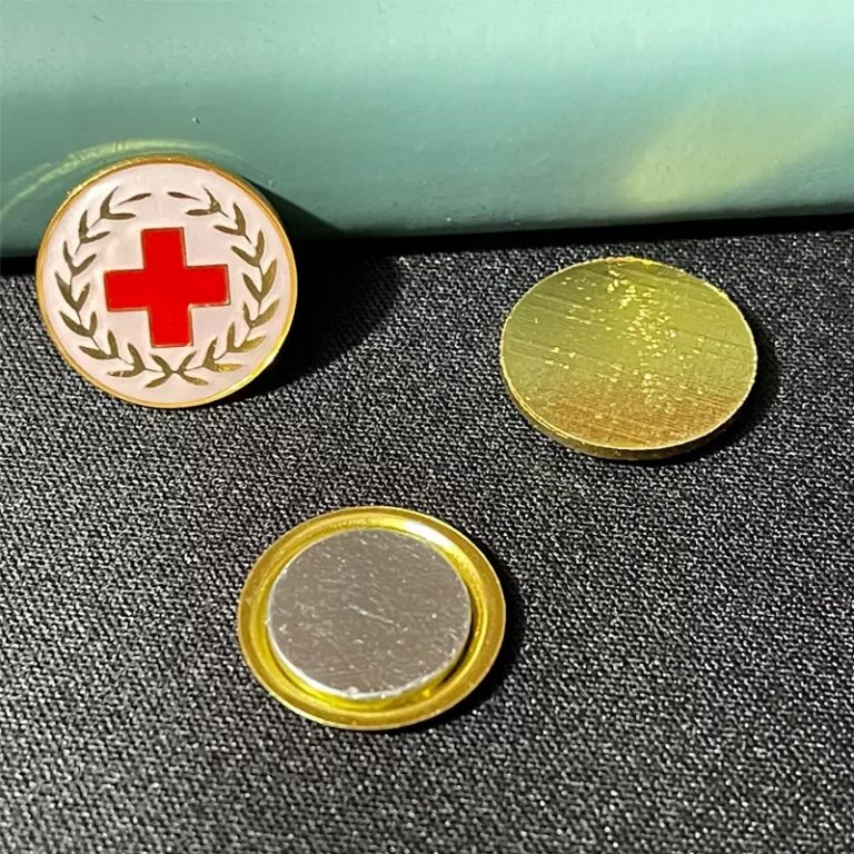 custom magnetic lapel pins-3