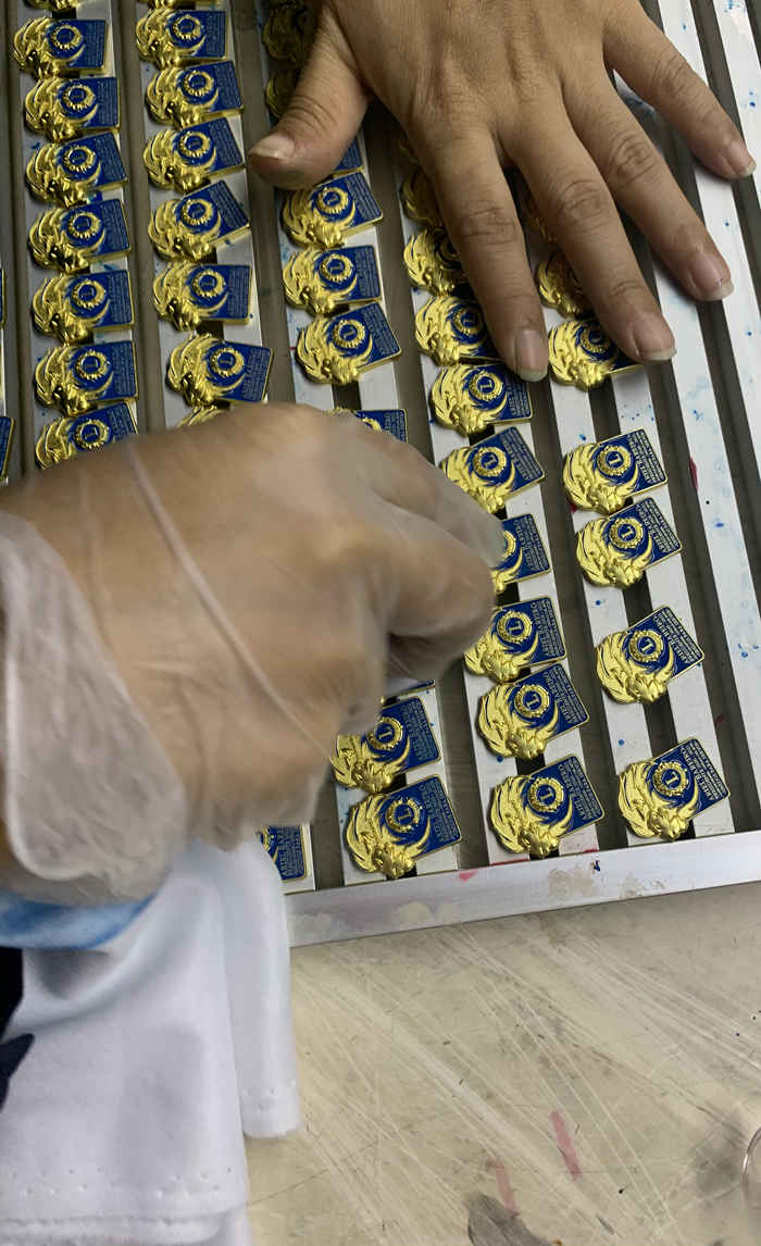 lapel pins manufacturer